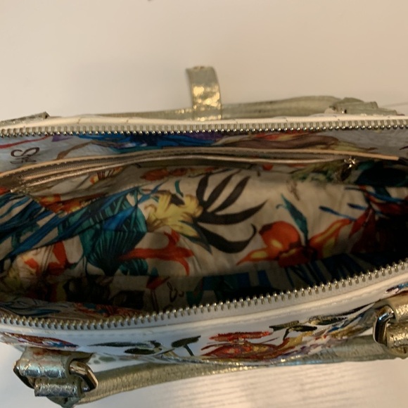 Sharif Embroidered Handbag - Picture 3 of 10